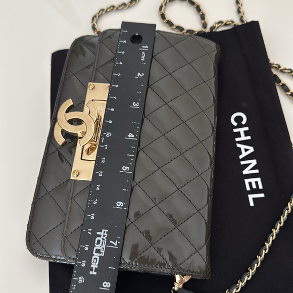 CHANEL *RARE* Grey Quilted Patent Leather Wallet on Chain Bag with Dust Cover - Picture 13 of 16